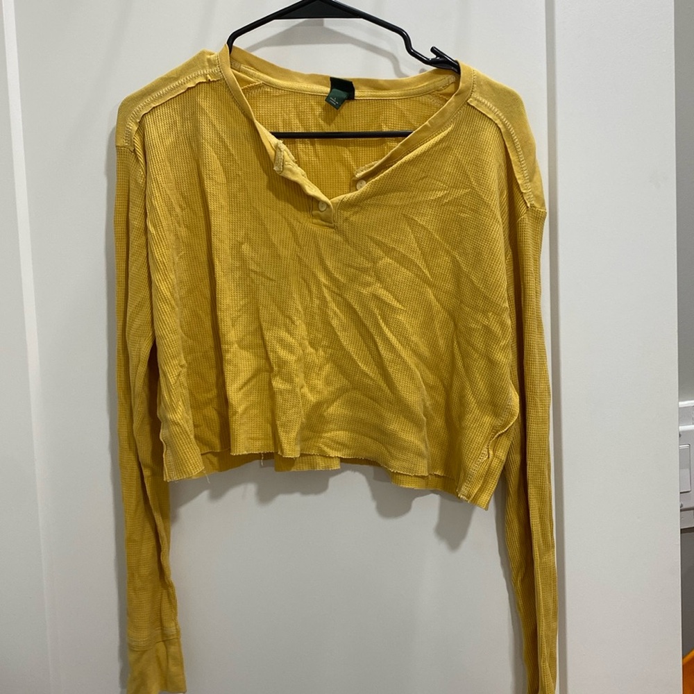 gold cropped long sleeve flowy top